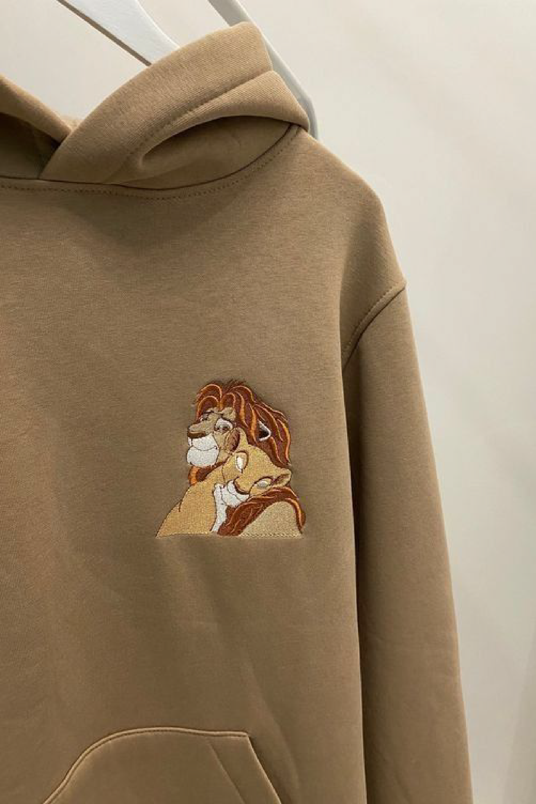 Embroidered Lion And Lioness Hoodies Cartoon Shirt-01